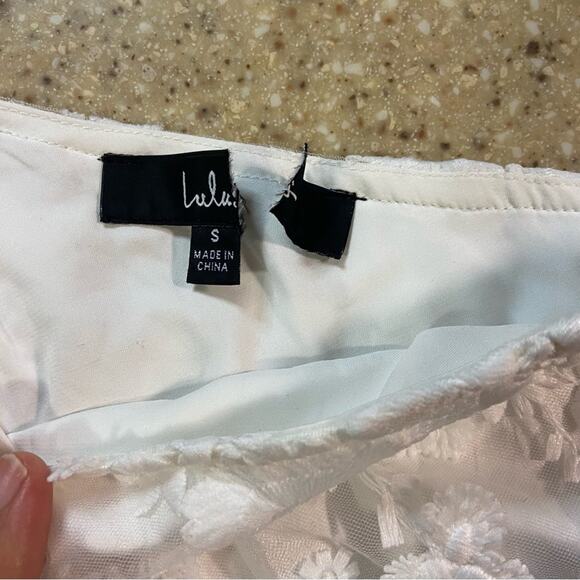 NWOT Lulus Eloquent Elegance White Embroidered Lace One-Shoulder Midi Dr… - Picture 7 of 10